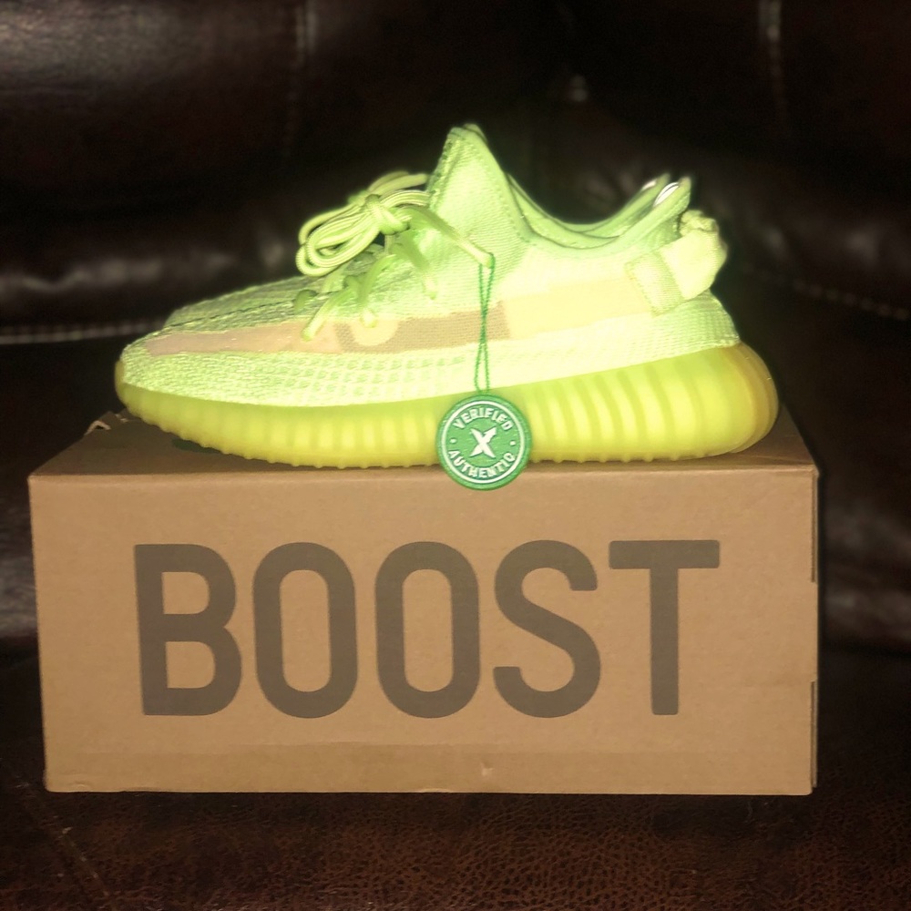 Adidas Yeezy Boost 350 v2 Glow
